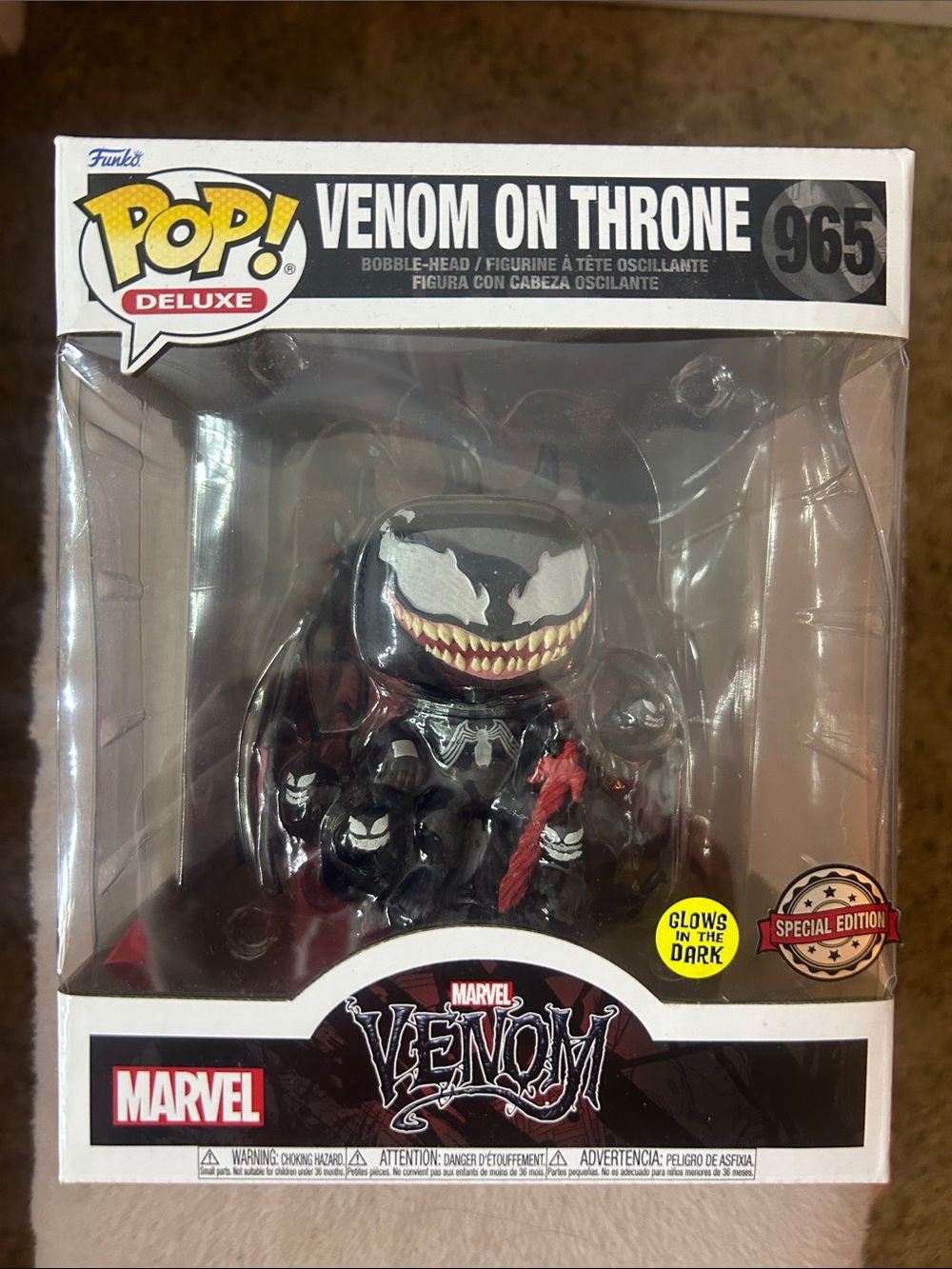 Funko Venom on Throne Deluxe Figure - Black & Red